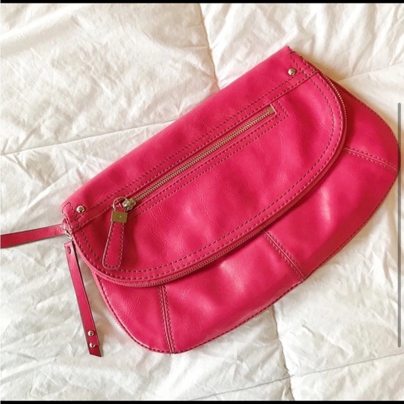NINE WEST VERY PINK OVERSIZED LEATHER FOLD OVER CLUTCH PERFECT FOR SUMMER - Picture 2 of 13
